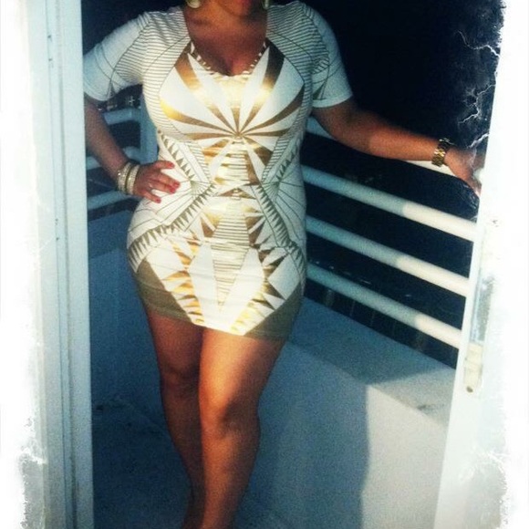 White and Gold sequenced dress 👗 - Picture 2 of 2